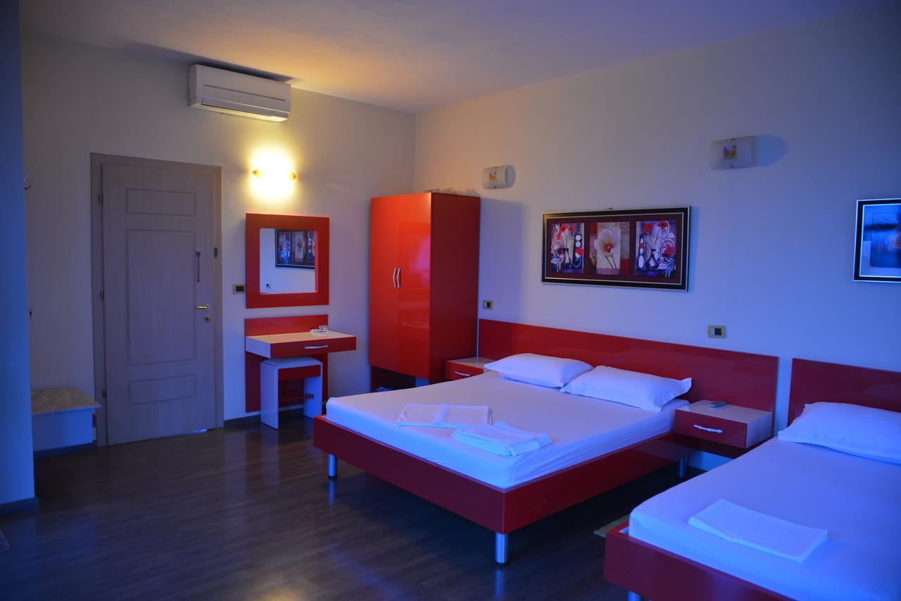 Royal Gaz Hotel Durrës Extérieur photo